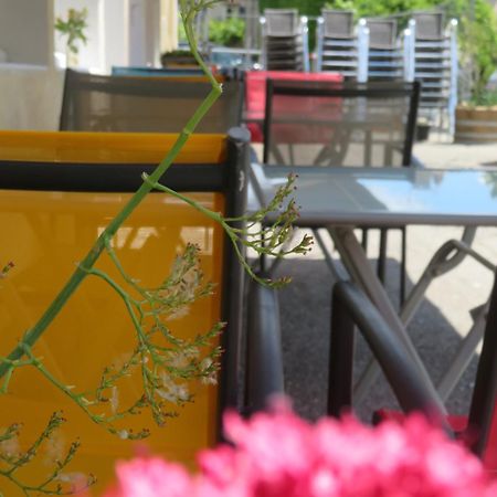 Auberge De La Petite Casserole Revest-des-Brousses Exteriör bild